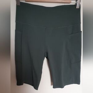 Uniqlo gym shorts, size M